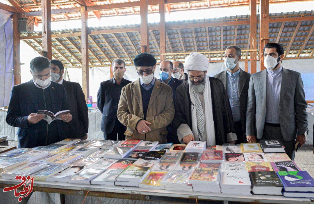 افتتاح نمایشگاه کتاب و مراسم رونمایی از کتاب در منطقه آزاد انزلی برگزار شد
