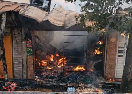 آتش سوزی ۱۱ باب مغازه در کیاشهر | خاموشی آتش با تلاش آتش نشانان