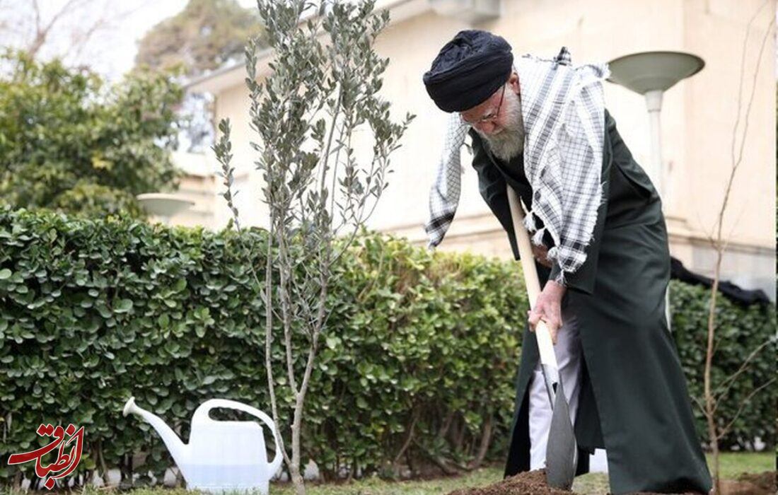 رهبر انقلاب: مردم با حضور در پای صندوق‌های رای در مقابل دشمنان یک حرکت حماسه آمیزی انجام دادند