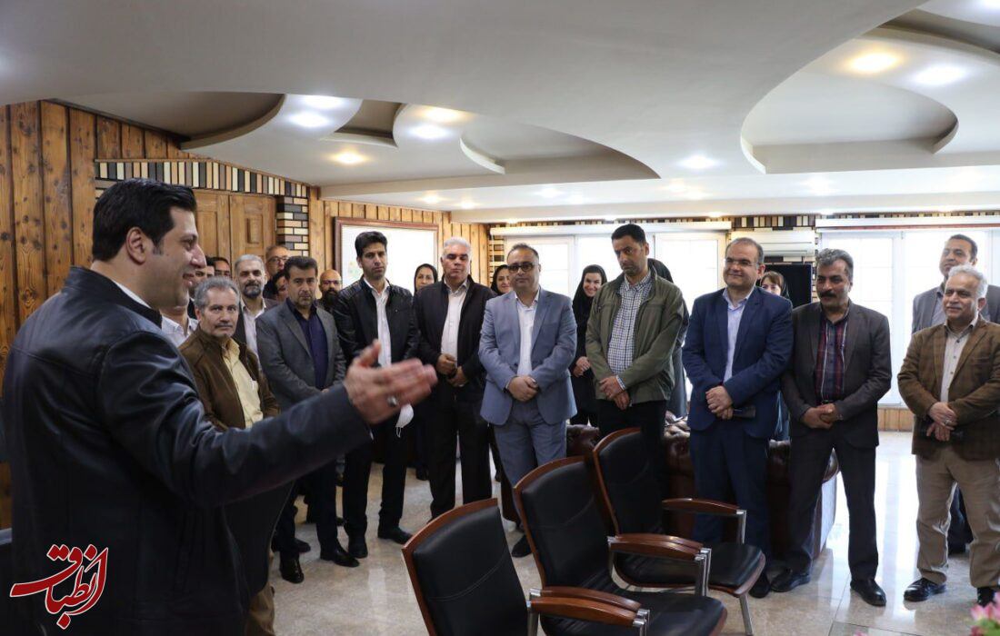 کارکنان شهرداری لاهیجان از زحمات رضا زنده دل، قدردانی کردند