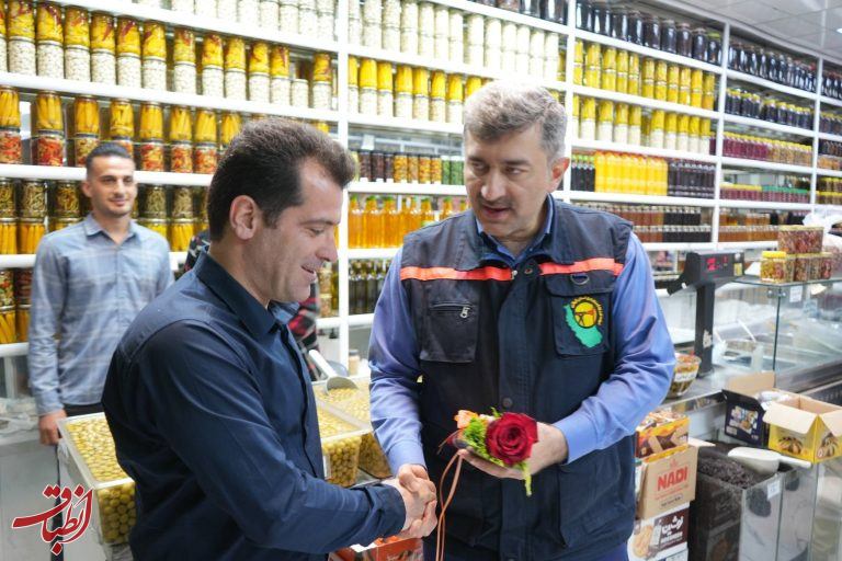 مدیر توزیع برق گیلان در جمع کسبه رودبار؛ لزوم مشارکت اصناف در مدیریت مصرف انرژی