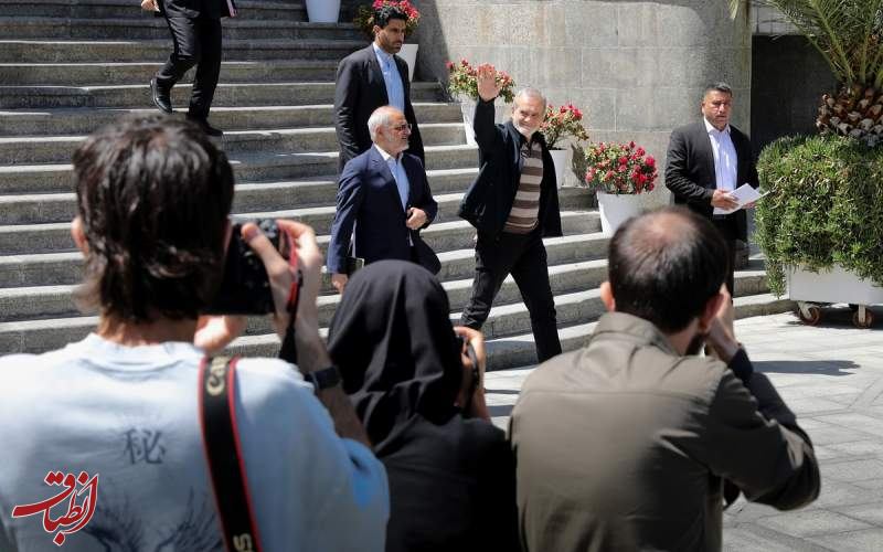 پیامک‌های حجاب و سکوت رئیس‌جمهور!