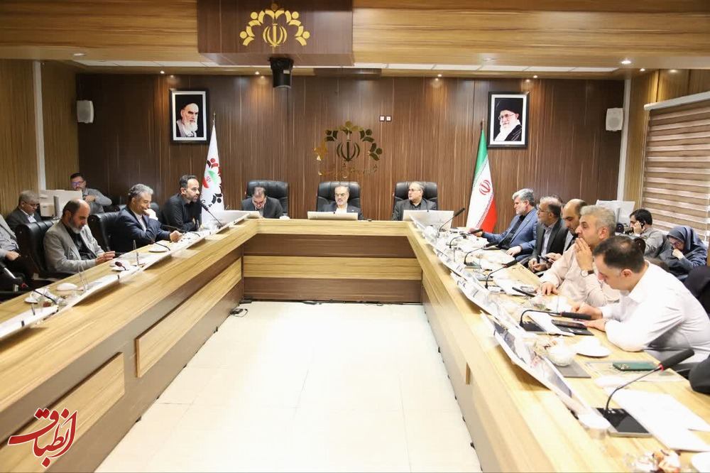 آسفالت شهر نباید معطل پیمانکاران بماند