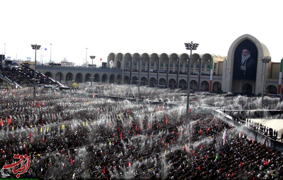 تصاویر | اقامه نماز بر پیکر رهبر شهید انقلاب